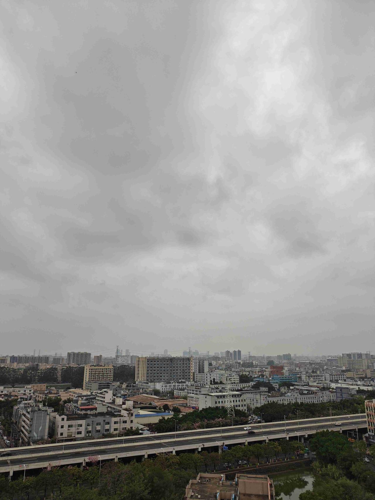 我的今日状态：😁轻松愉快
我这里的天气：🌤️多云：深圳今日多云，气温24度到