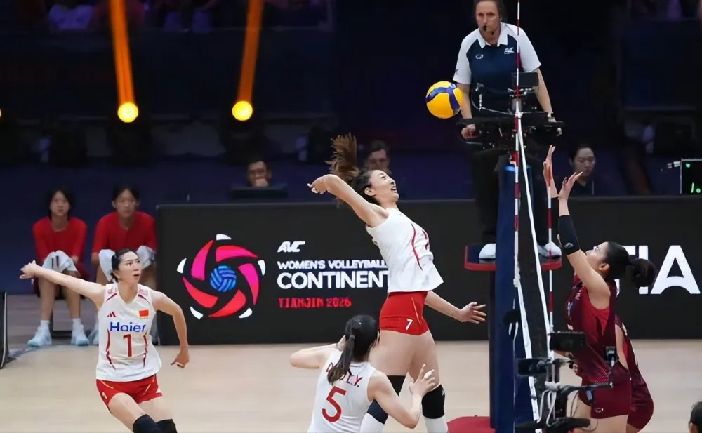庄宇珊空砍21分拼到抽筋离场 五局鏖战，2比3。20-25、25-11、25-2