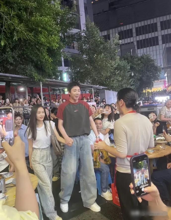 王子文身高不到160，居然和刘宇宁腰差不多高！ ​​​
