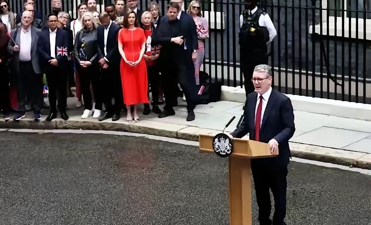 乌克兰最伟大的盟友一定是英国！如果欧盟援助不给力，英国直接绕开欧盟和国际组织，直