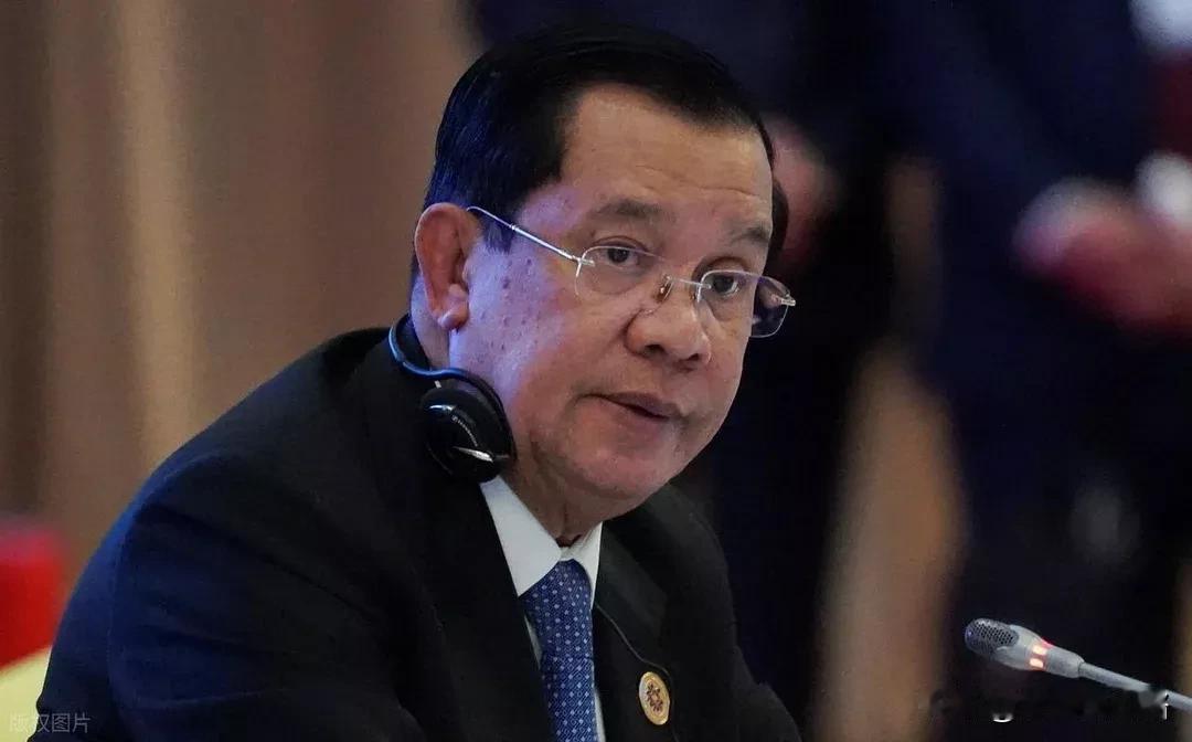 泰国虽然换了首相，但好像还是在他信父女的控制下，这几天他信又是上前线做饭，有自掏