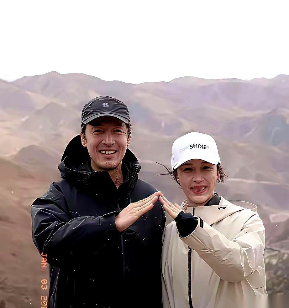 最狠的告别是什么？
不是不联系，不是拉黑。
是把你从我的过去里，一键删除，干干净