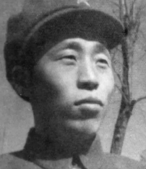 1950年，二野5兵团侦察处长魏鸣森被临时叫去修卡车，车修好后他无意间一抬头，竟