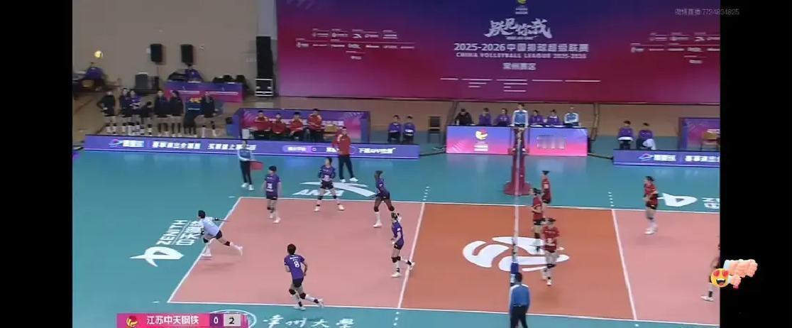 别只盯着比分！国家队教练的笔，正在记录吴梦洁每一次被拦死的瞬间。
 
第一局21