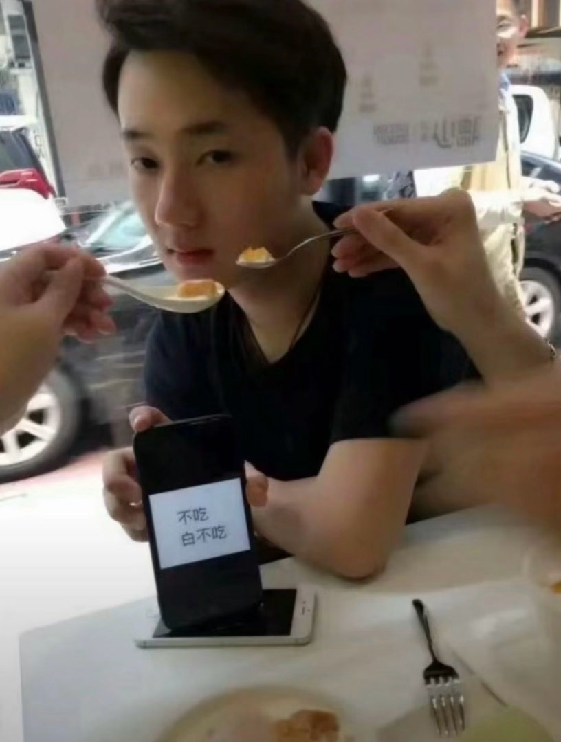 蒋敦豪在十个勤天不是吃饭是吞饭一饭封神蒋敦豪在节目上爆料十个勤天后陡门干饭名场面