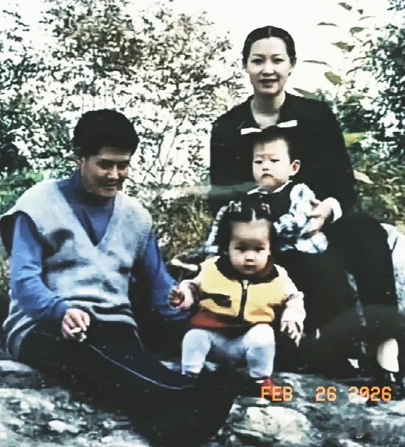 接地气的一家人[大笑]