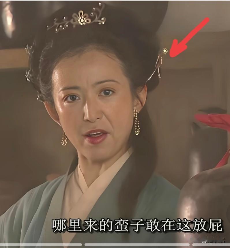 太憋屈了！明明蒋门神老婆就能打赢武松，却被演绎成：被武松单手扔进了酒缸里……
