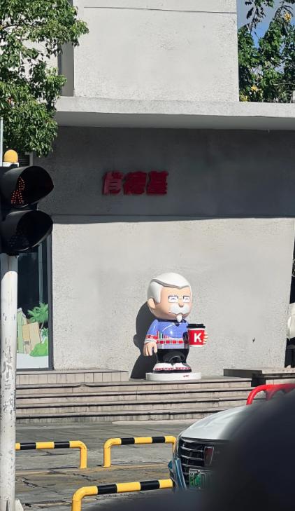 30万手机变砖头，买黄金翻五倍
亲爱的朋友们大家好，我是海林小百科，今天我们来看