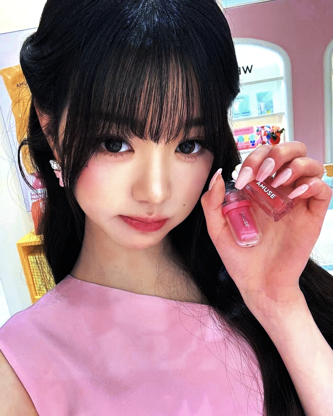 张元英 张元英女五一 张元英   自修张元英头像更新  我好喜欢这一组粉色的自拍