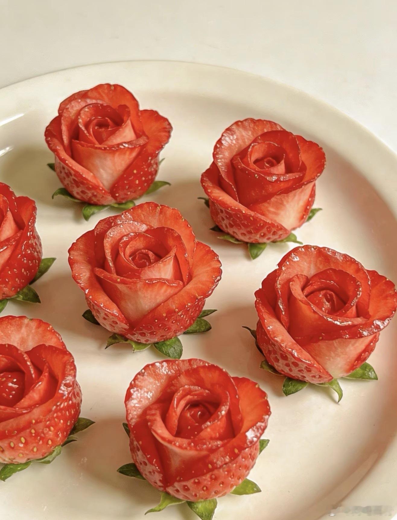 是这样吗？草莓剥皮