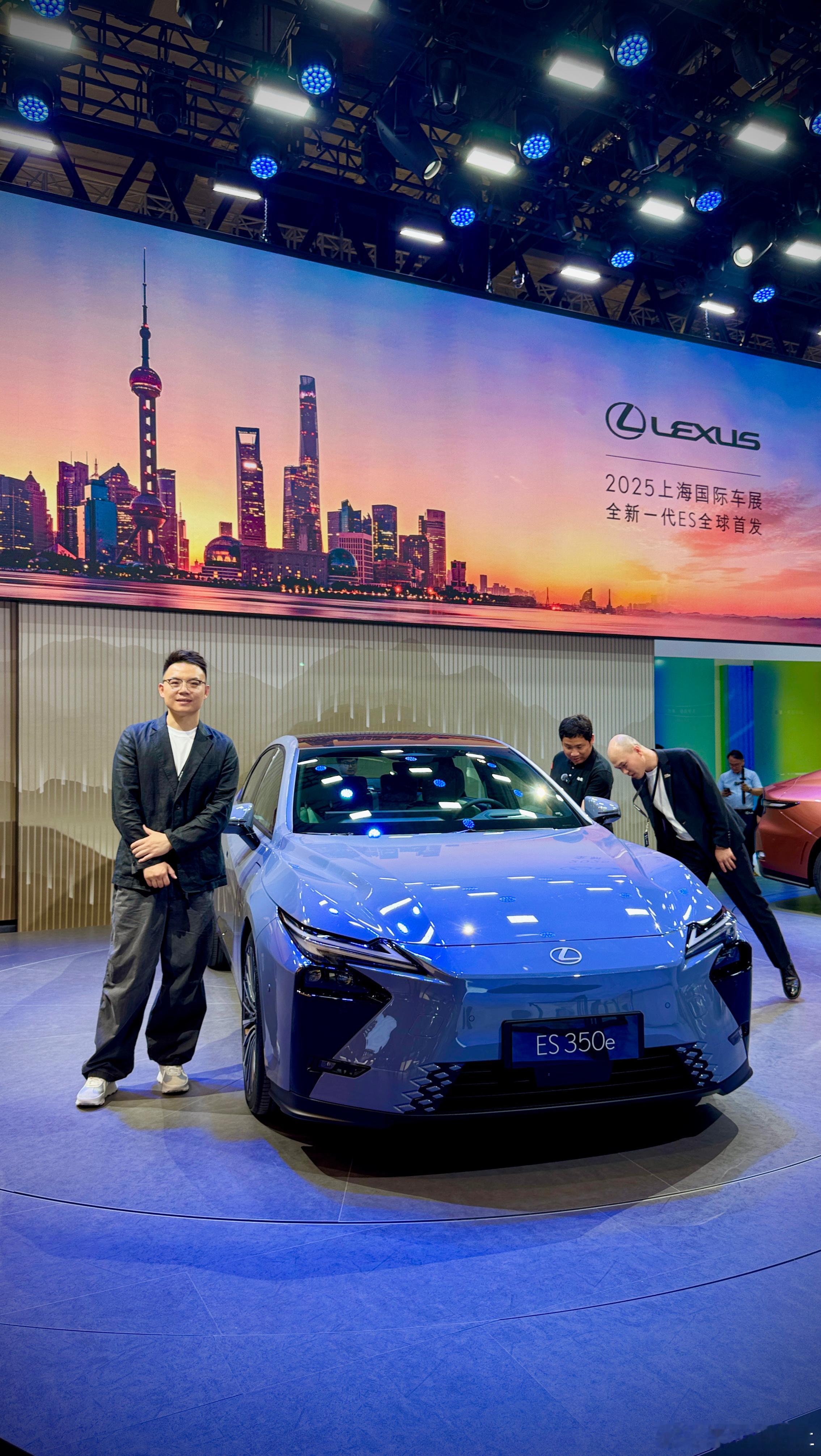 这事特简单。服务，才是您座驾的“隐形豪华”当选择一辆爱车，澎湃动力、精致内饰、尖