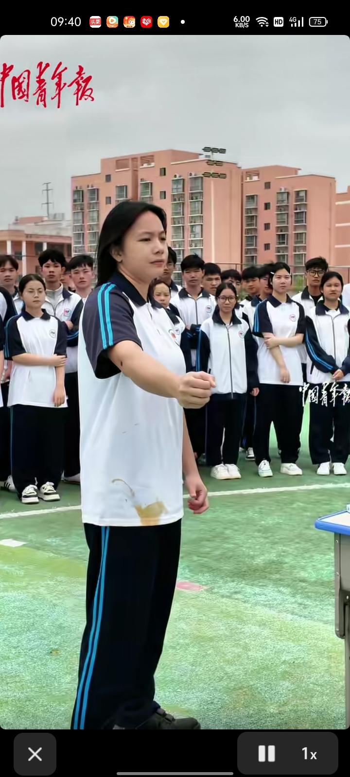 3月24日（报道），百色市田东县。16岁高中女生握力强到超乎想象，手撕整盒扑克牌