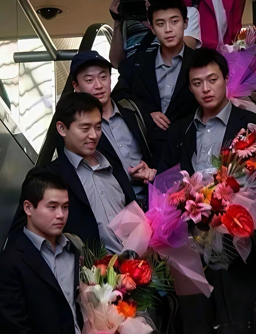 国乒世乒赛历史上最经典的超级逆转，没有之一，挽救七个赛点并最终夺冠。
   20