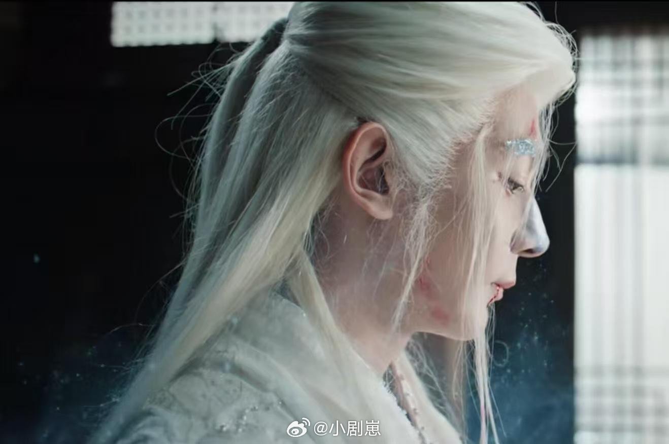 夏之光新剧下线BGM是自己唱的夏之光新剧一边唱BGM一边下线夏之光新剧一边唱《唯