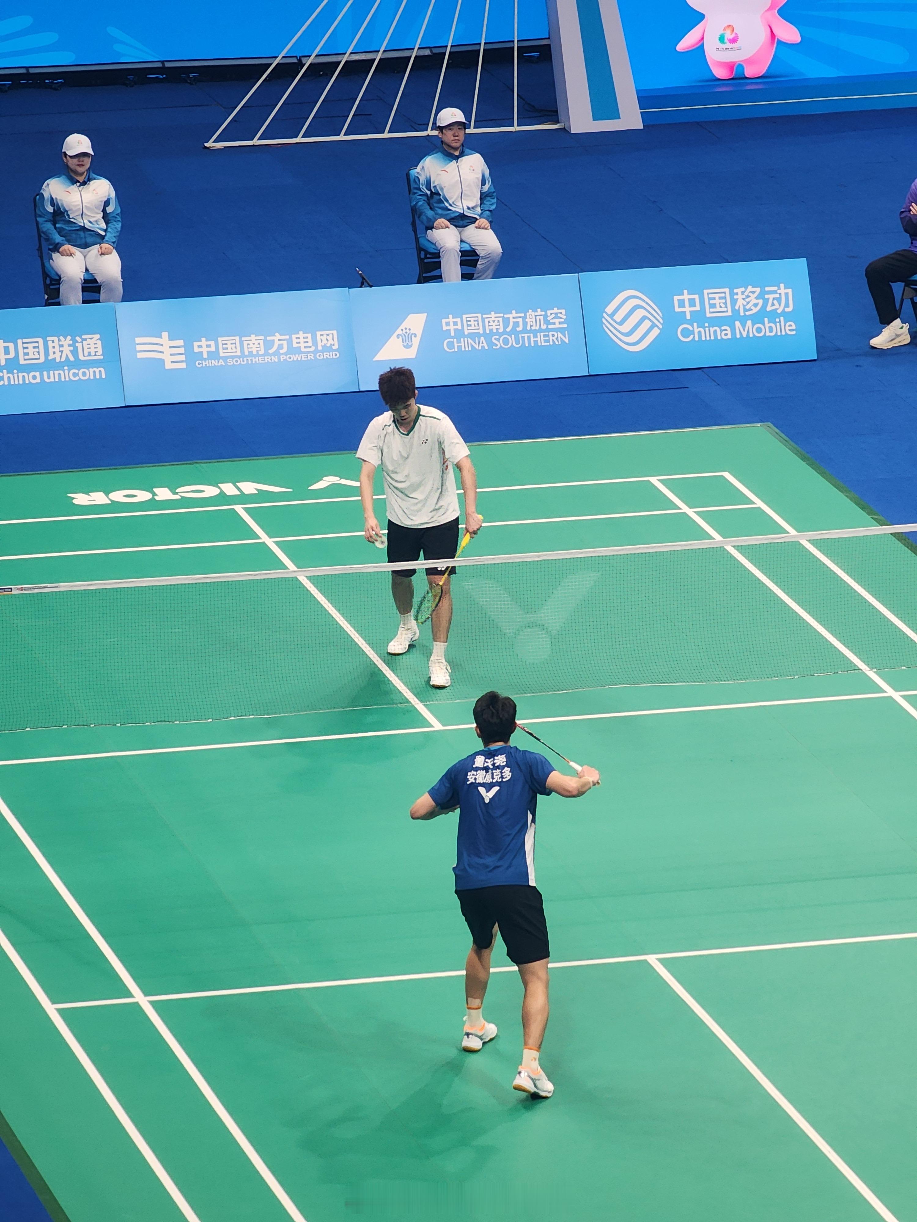 男单 半决赛 翁泓阳(福建) 21-7 21-14 董天尧(安徽)