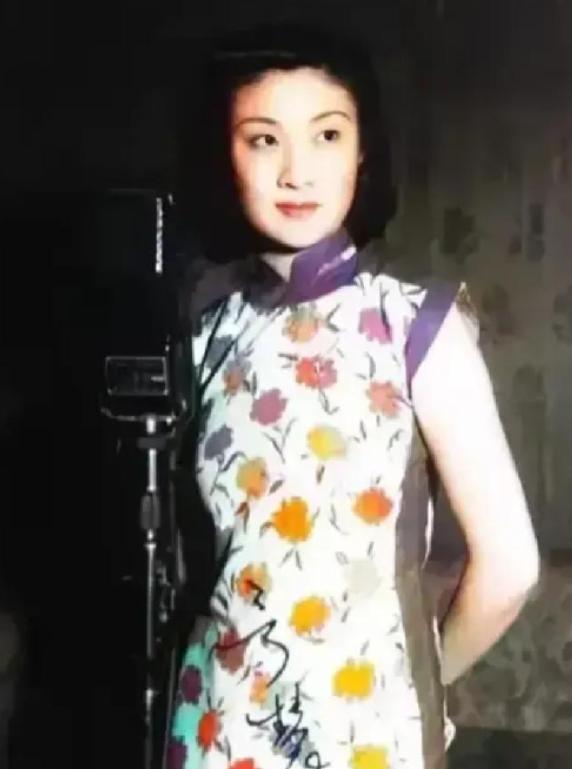 1966年，“京剧皇后”言慧珠，上吊前，她牵着11岁的儿子，跪在丈夫俞振飞面前：