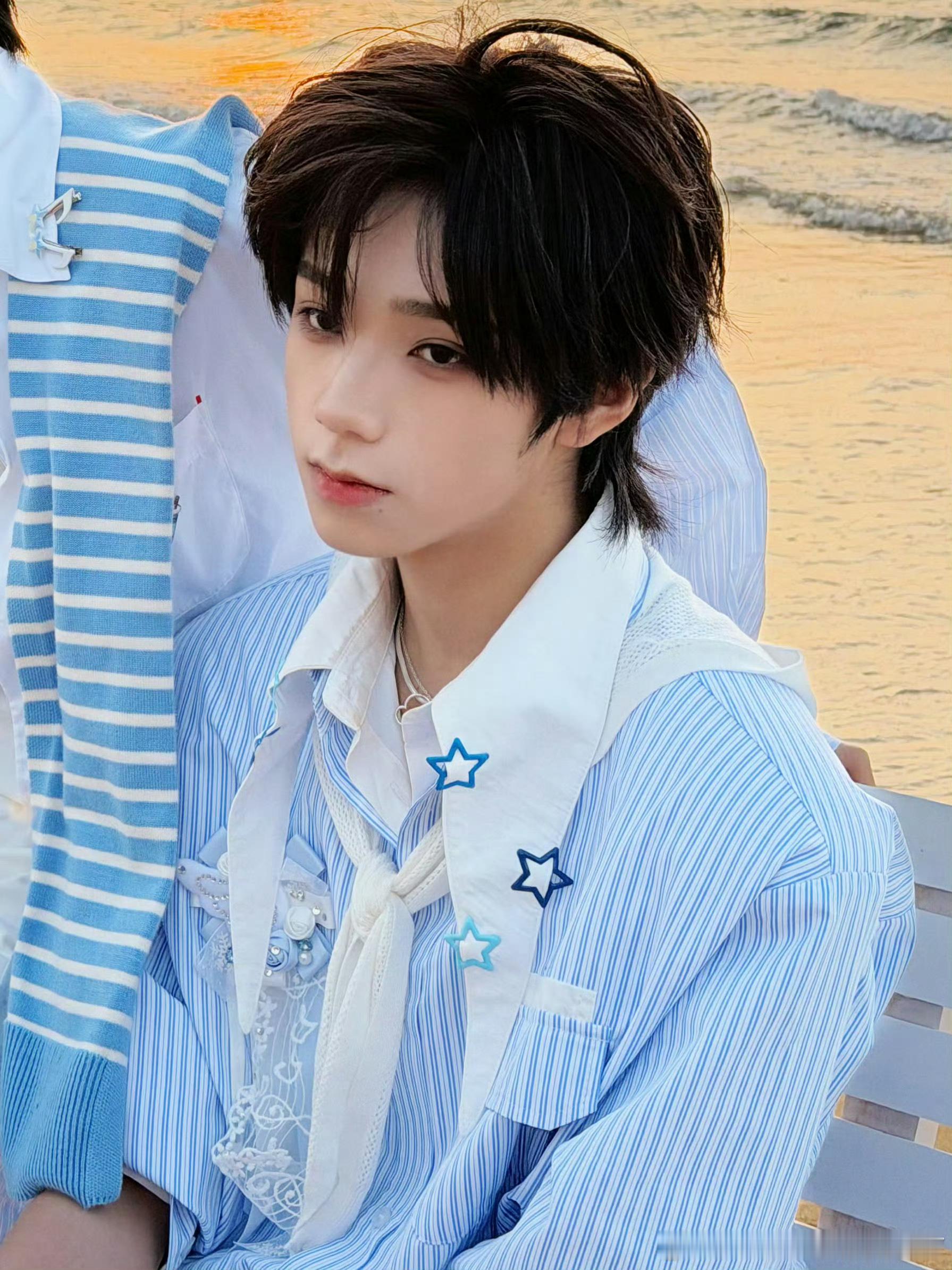 王橹杰小时候的梦想王橹杰小时候想当飞行员翻看王橹杰小学时期的心愿，想认识很多字、