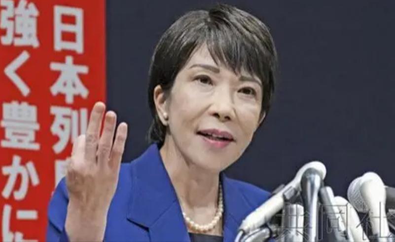 8月8日，东海方向的平静被撕开了一道口子。


日本海上自卫队的舰艇编队，特意选