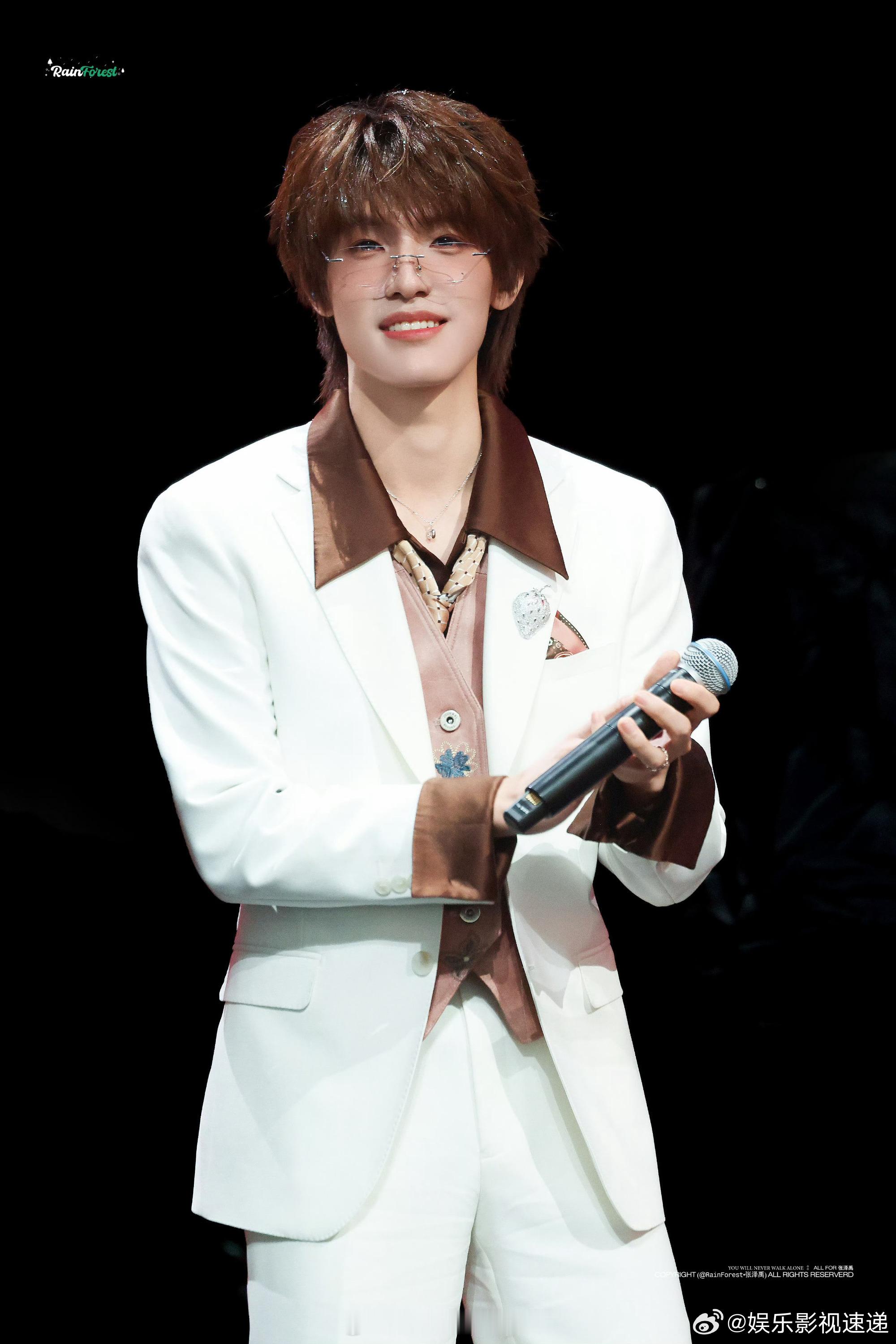 张泽禹给大家做个霉豆腐张泽禹堆有点抽象的小雪宝 张泽禹做霉豆腐真的很有天赋，从动