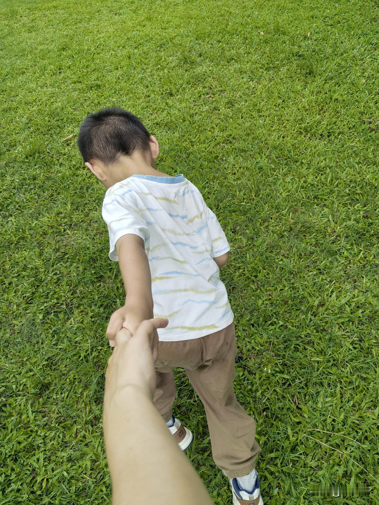 一位心理学家曾说：青春期的孩子愿不愿意听你教育，关键不在于你讲得有没有道理，而在