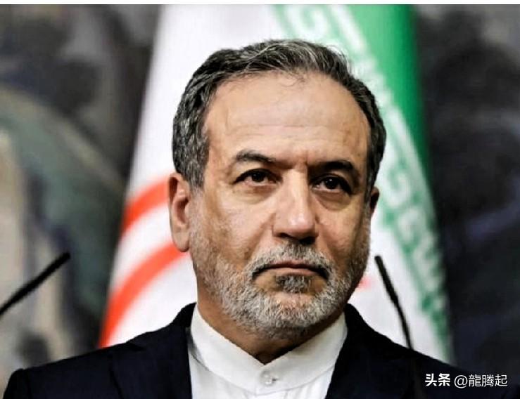 据CCTV国际时讯，伊朗外长阿拉格齐昨天发帖说：鲁比奥承认美国自愿为以色列参战。