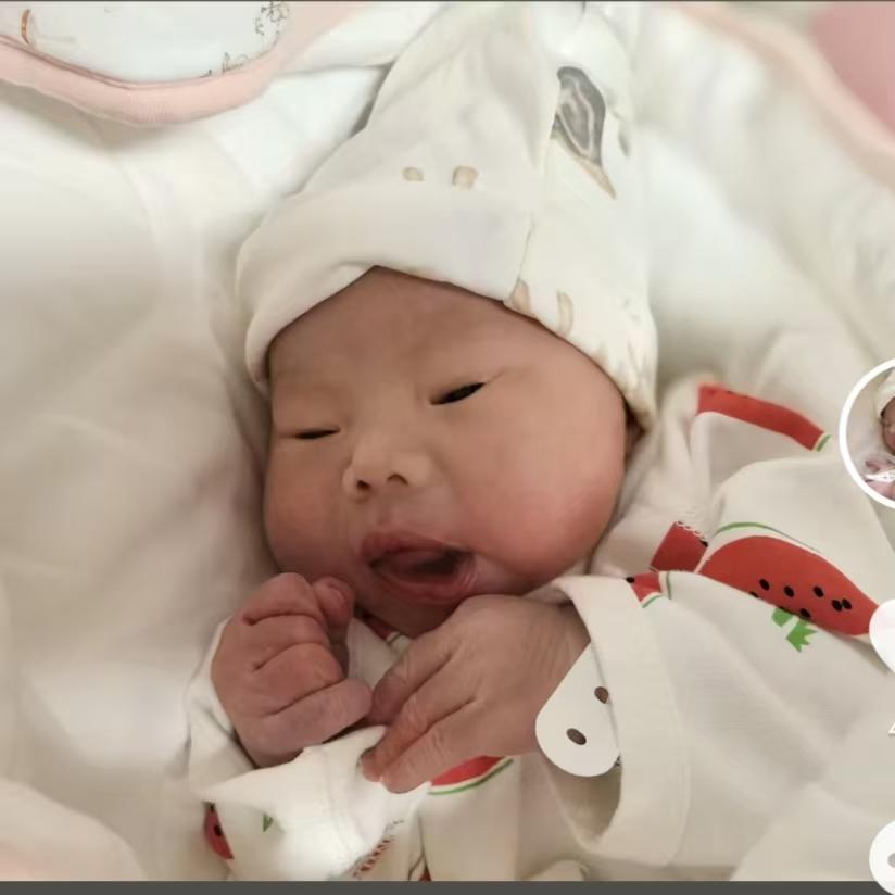 看了出生仅22天的小暖崽离世的消息，
心情久久不能平复，有几个点看了都忍不住流泪