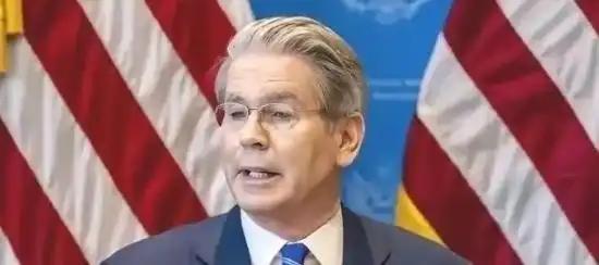 美国财长贝森特公开声称，世界没法承受，一个贸易顺差达到，一万亿美元的中国！中国想