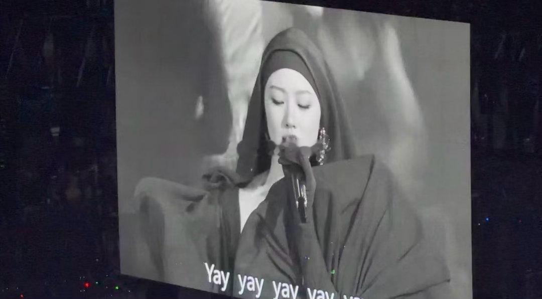 单依纯现场还是太权威了上海站舞台直观感受到单依纯的权威实力，临场应变能力格外亮眼