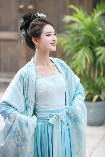 郭宇欣古装造型好灵动啊！支持新剧