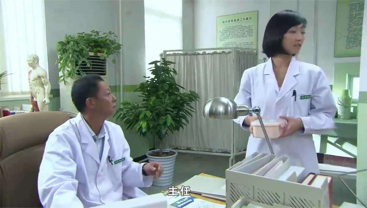 儿子精神分裂，父母不在乎，把他从医院偷出来参加高考