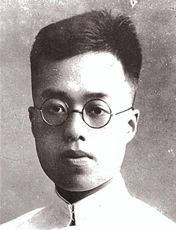1949年，叛逃12年的红军师长带800人起义，司令员王建安不敢收，陈毅批了8个