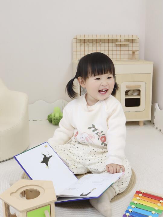 当小女孩和书有了一次亲密接触📖