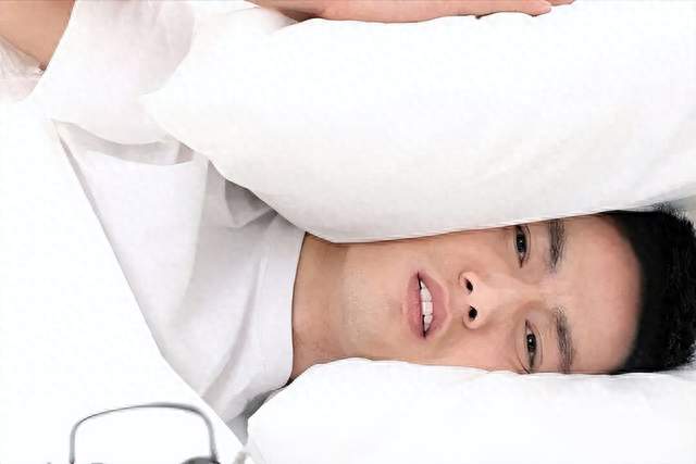 睡觉七小时被推翻了？医生建议：过了55岁，睡觉尽量要做到这6点