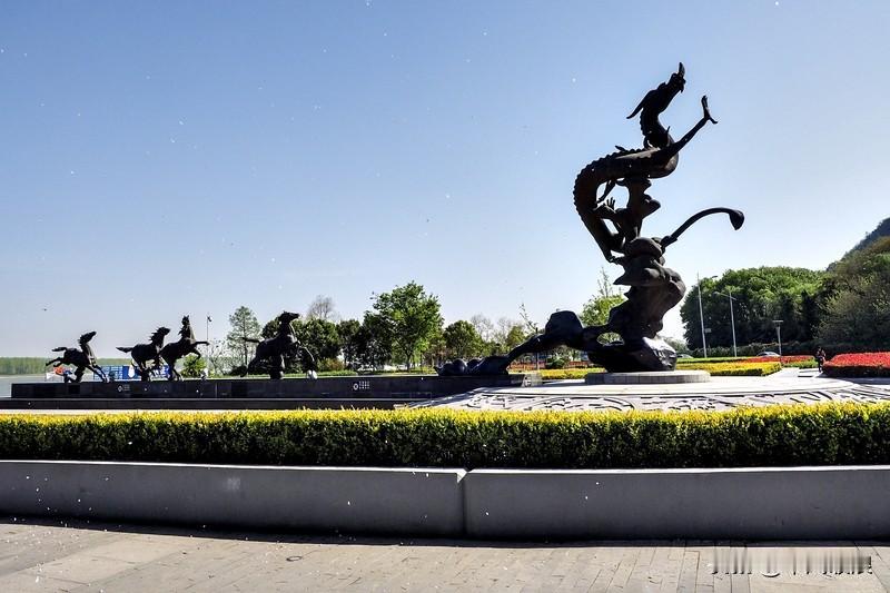 我正在参加骏马启程分50万的春节活动！这活动挺有意思，只要完成任务就能让骏马加速