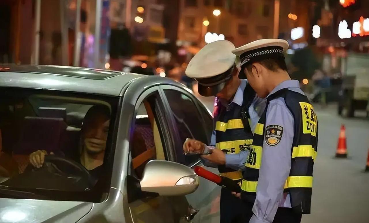 酒驾事故私了，背后隐藏的秘密与风险！
在一起酒驾事故中，处理方式引发了热议。对方