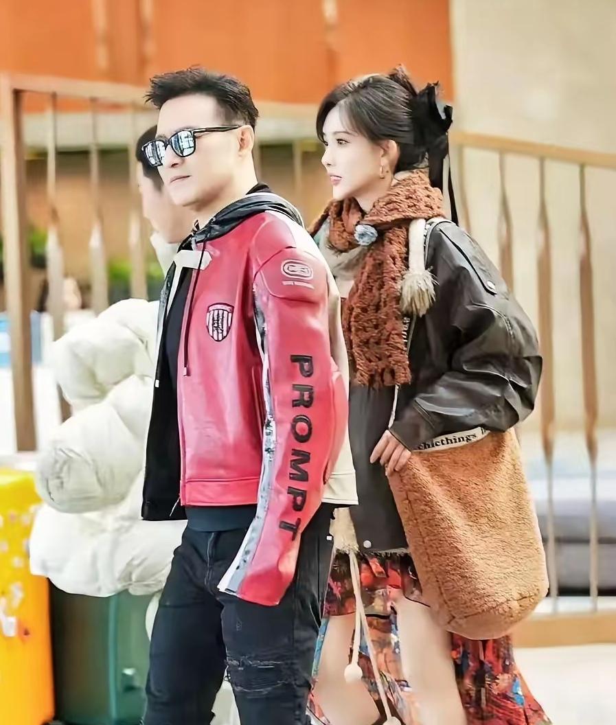 看到这张照片的第一眼，心想森林北和汪峰在一起后，变得更美了，这两人真的太搭了。再