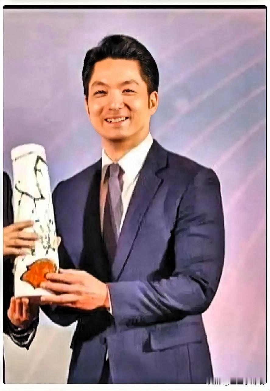 我对蒋万安，真的改观了。

不到8分钟，没有口号轰炸，也没把“民主、自由、价值”