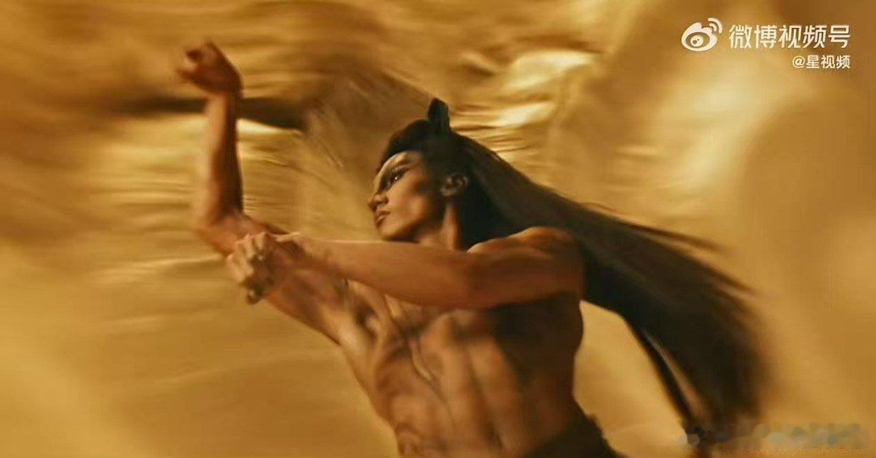 杨丽萍和千问的马舞封神杨丽萍用肢体诠释生命力，千问用AI赋能艺术新高度，这场马舞