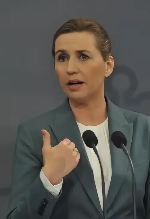 就在格陵兰岛局势紧绷之际，丹麦政府选择用一纸协议应对美国的强势。丹麦议会以压倒性