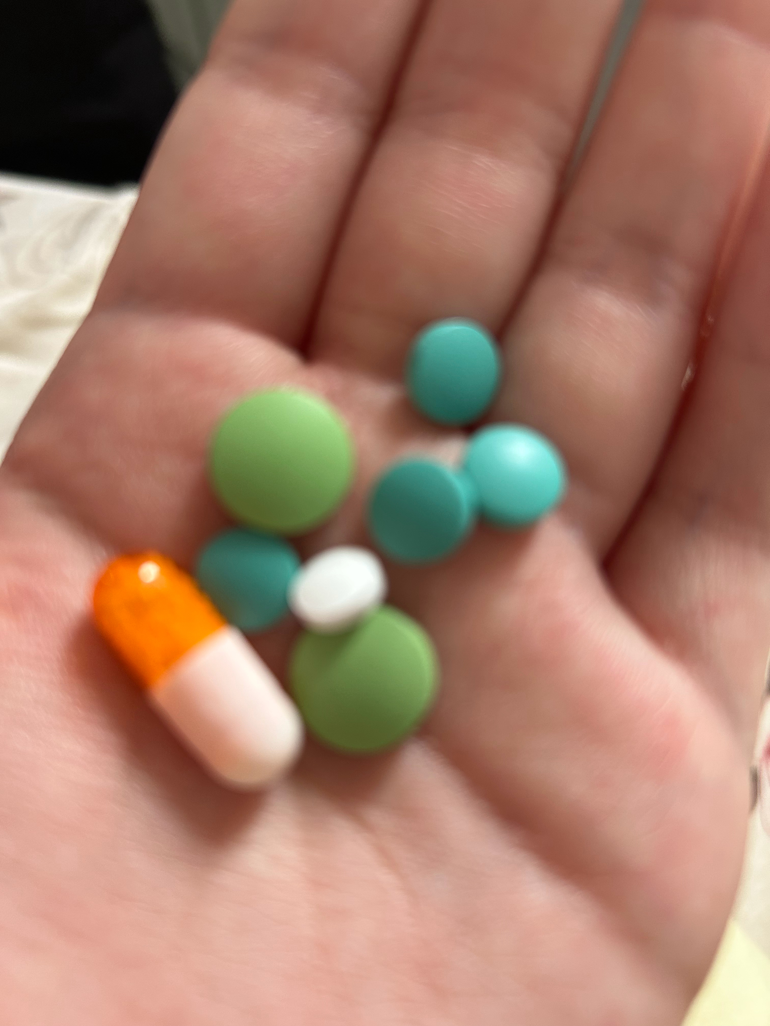 我在吃糖豆你们呢 ​​​