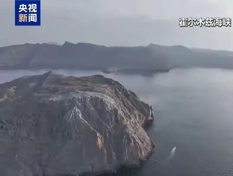 美军已开始拦截船只！特朗普警告：封锁令已经生效，伊朗海军正沉在海底，其快速攻击艇