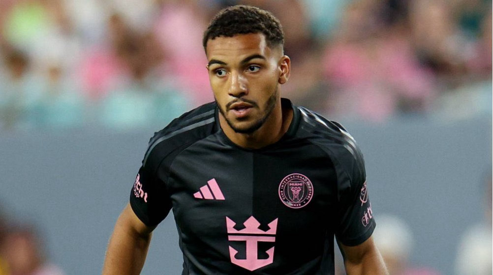 🟥昨天比赛第87分钟布莱特被红牌罚下的原因，裁判向提问记者做出了解释：“扬尼克