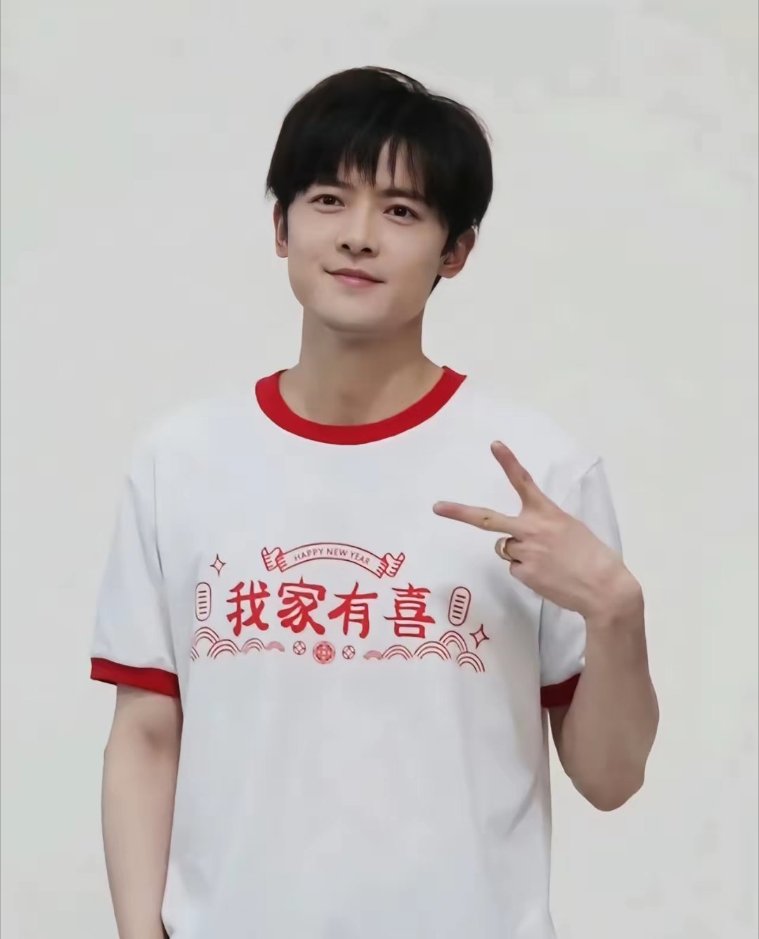 蒋欣沉默了，童瑶也沉默了，他们也没有想到，《四喜》付辛博演的冯建奇居然这么受人喜