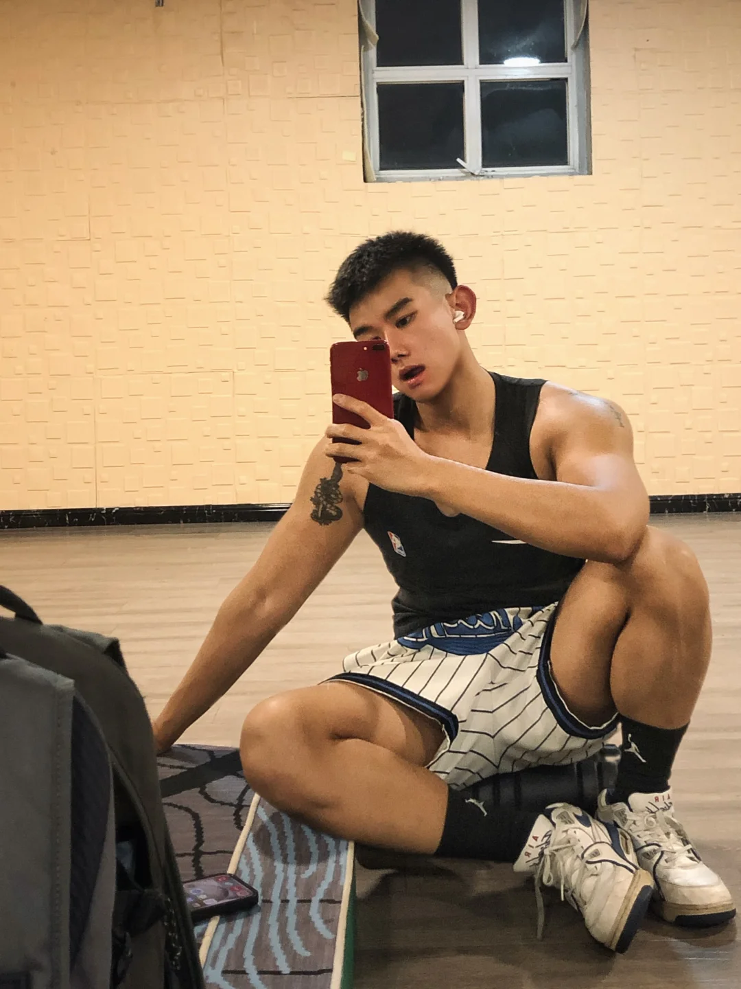 有人喜欢反差男大的吗？？？