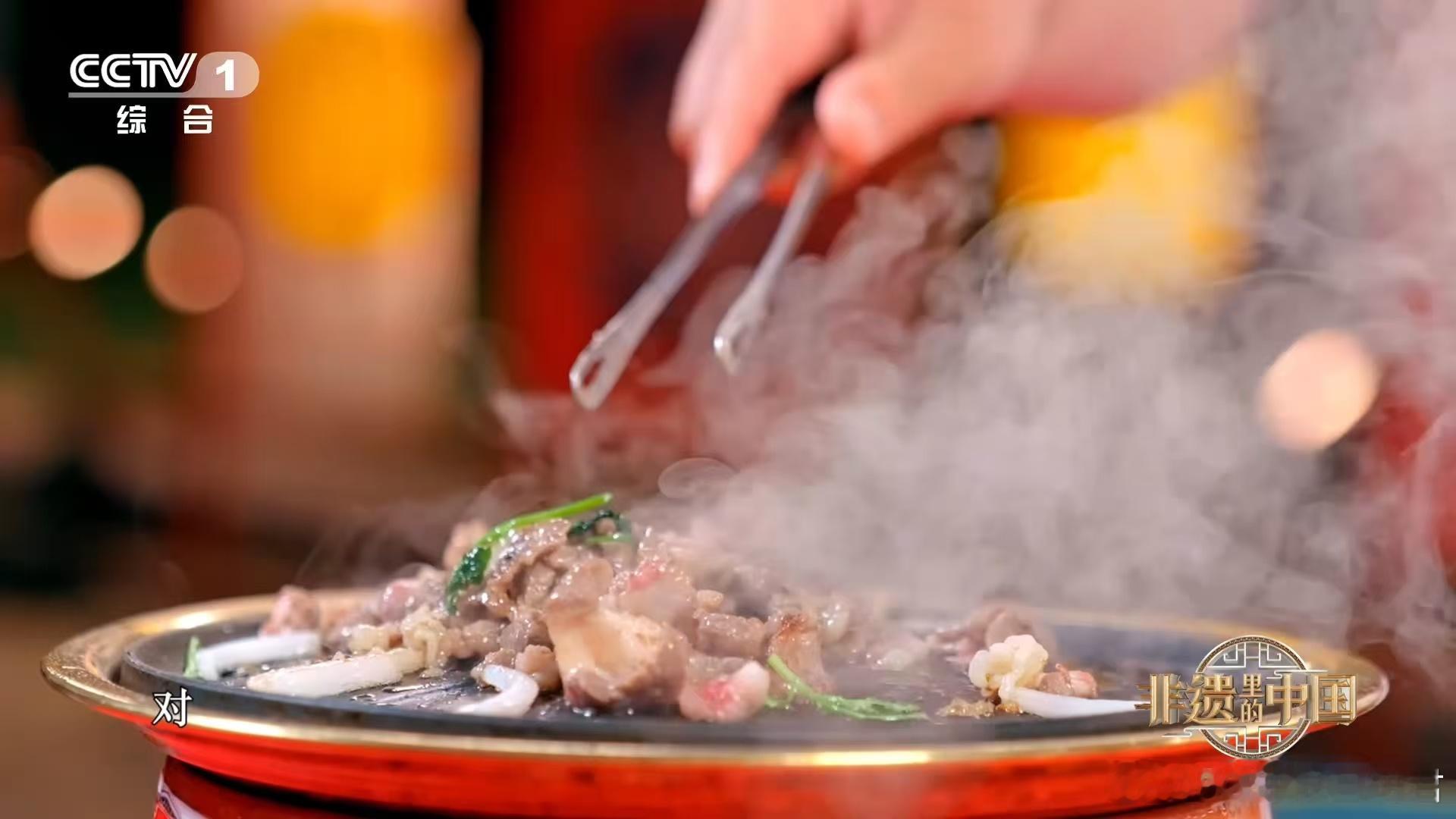 一人一句推荐家乡非遗美食最想让外地人吃的家乡菜 新疆烤馕，出炉时香飘十里！外皮酥