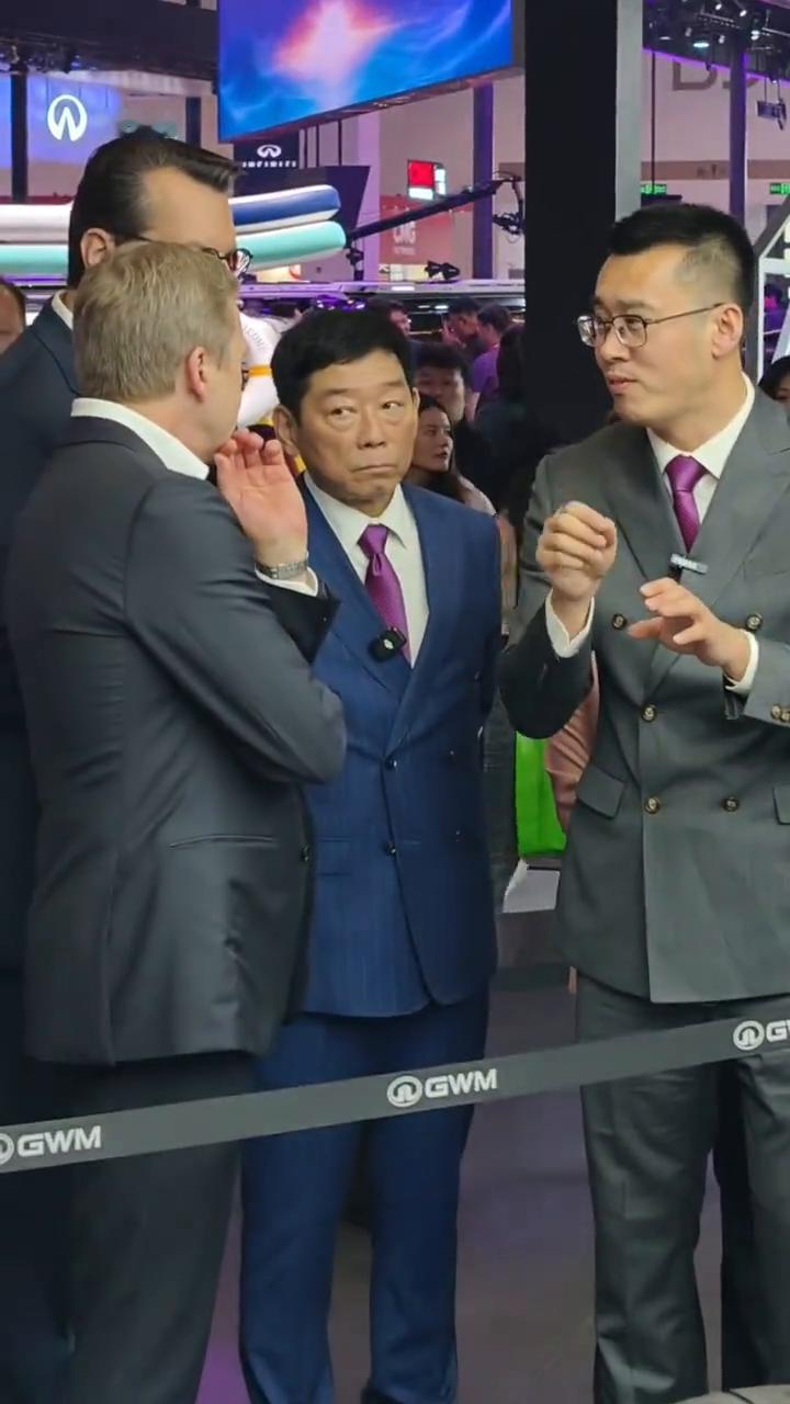 关中王来，enjoy joy。