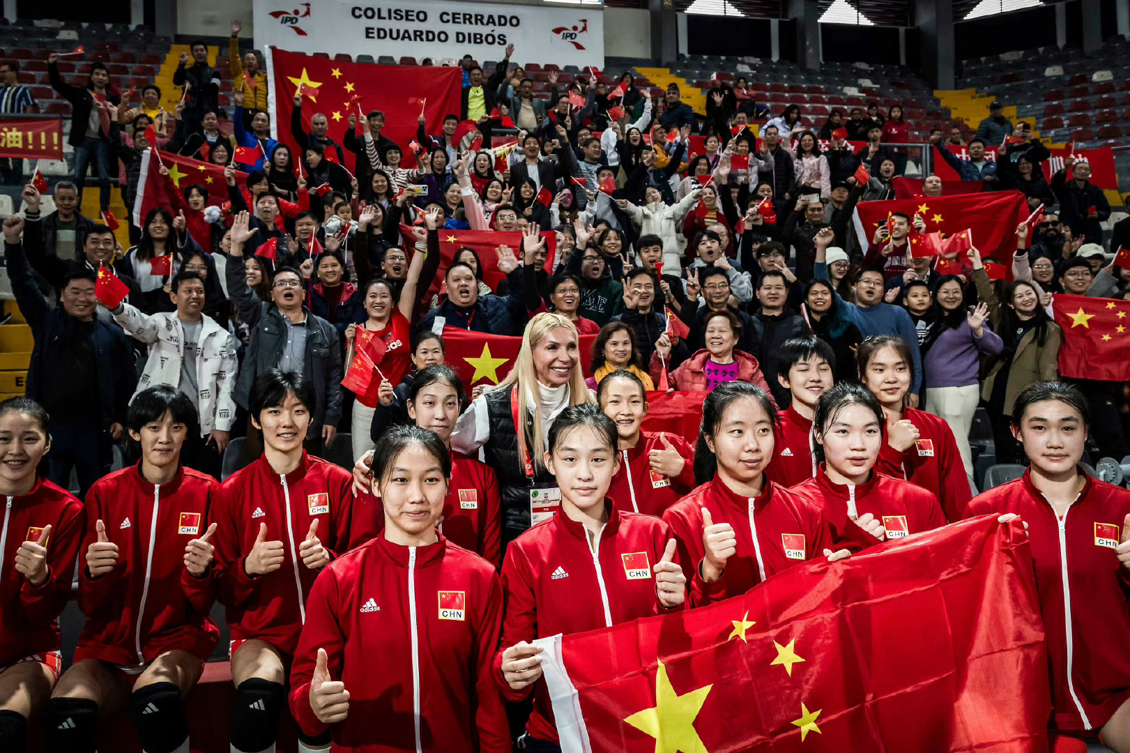 明天早上8点半，女排U17世锦赛决赛，中国U17女排vs日本队，为小花们加油[加