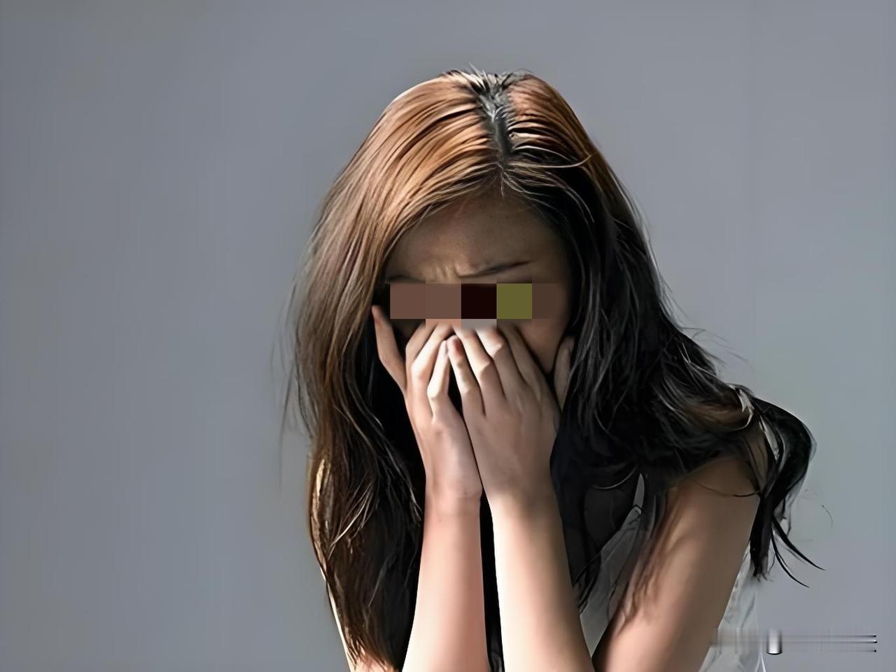 “防不胜防！”上海，一女子怀疑丈夫和自己的闺蜜发生了不正当的关系，她花9000元