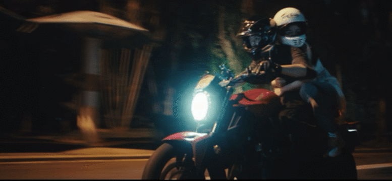 10年前两小无猜10年后情根发芽 10年时光改变许多，却没改变姜暮和靳朝的情。机