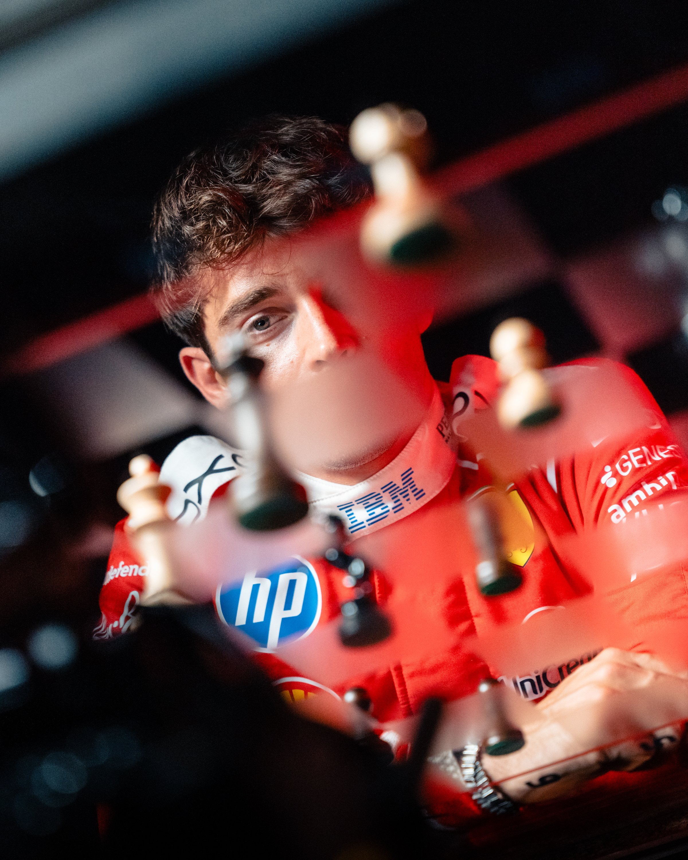 F1更新拍摄幕后：Making a move♟️两张非常清晰美丽的大图！2026